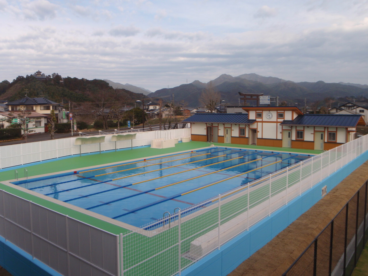 綾中学校　プール